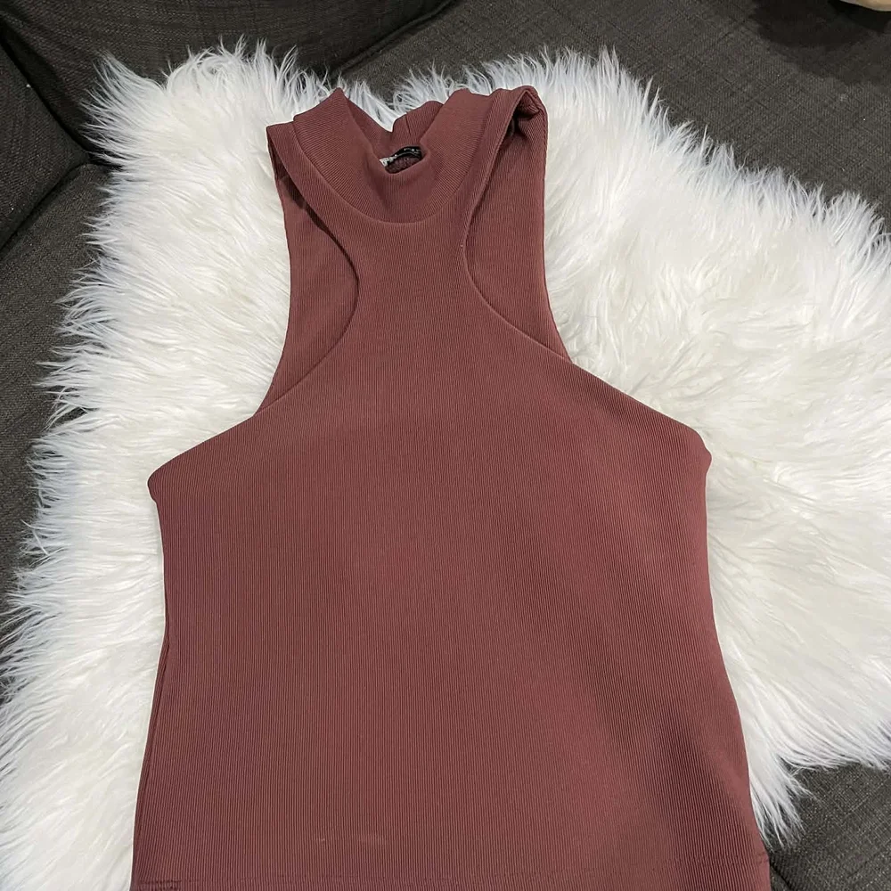 Zara Rust-Brown Ribbed Halter Top - Picture 3 of 6